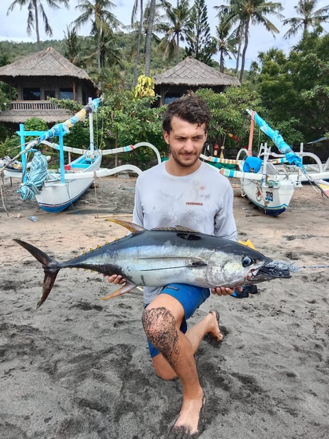 Big Tuna Game Fishing Bali, Amed Bali Fishing, Fishing Trips Amed, Jukung Fishing tour, Local Fishermen Amed Bali